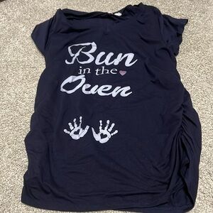 Super soft maternity graphic shirt